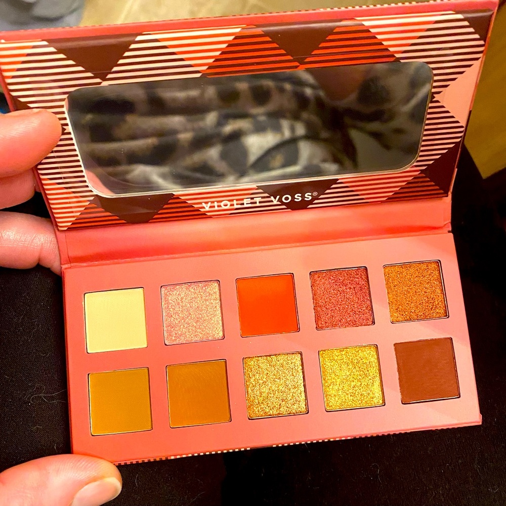 Violet Voss eyeshadow pallet